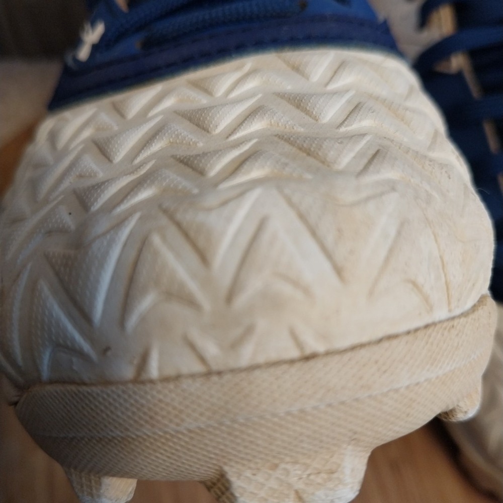 Under Armour Leadoff Mid Cleats 3.5 youth Blue/ White Good Condition - Picture 13 of 14